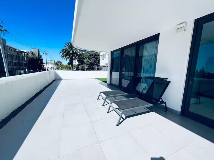 2 Bedroom Property for Sale in Sea Point Western Cape